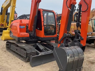 Used Doosan DH75 Excavator