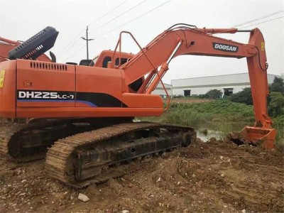 Used Doosan DH225 Excavator