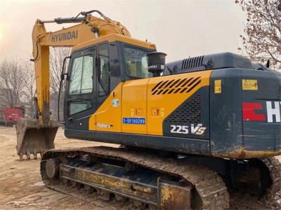 Used Hyundai R225 Excavator