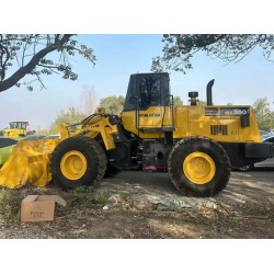 Used KOMATSU 380 Loader